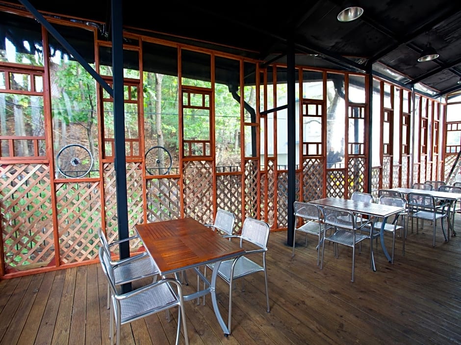 Goodstay White Cabin Pension (Korea Quality)