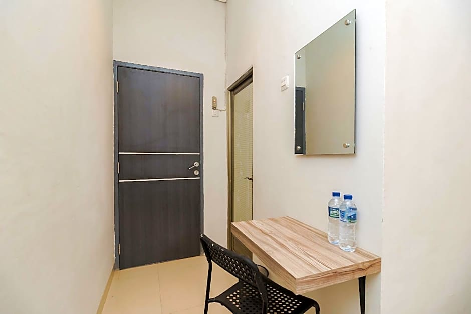 RedDoorz Syariah near RSUD Siti Fatimah Palembang
