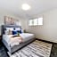Stunning Modern Suite - King Bed - Free Parking & Netflix - Fast Wi-Fi - Long Stays Welcome