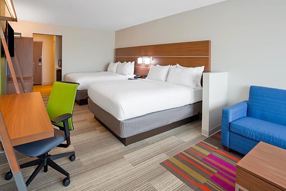 Holiday Inn Express and Suites Des Moines Downtown, an IHG Hotel