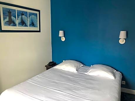 Double Room with Toilets on the Landing