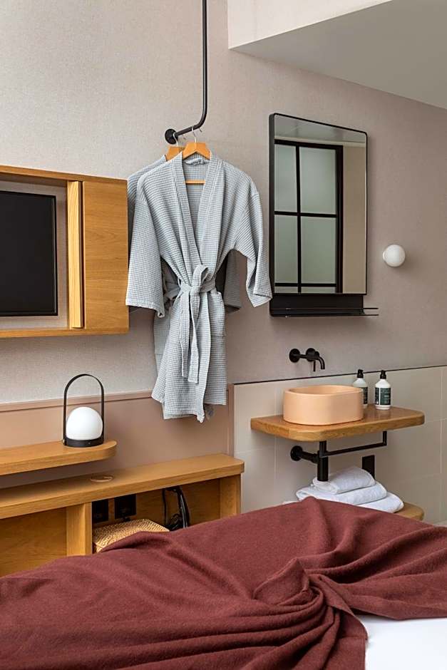 Inhabit Queen's Gardens, a Member of Design Hotels