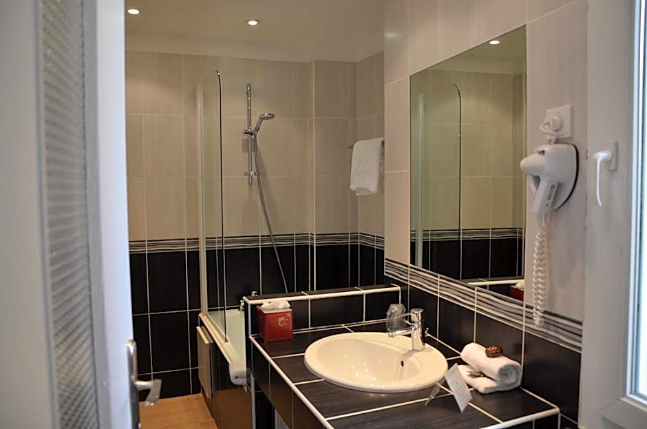 Brit Hotel Confort Le Revest Sainte-Maxime