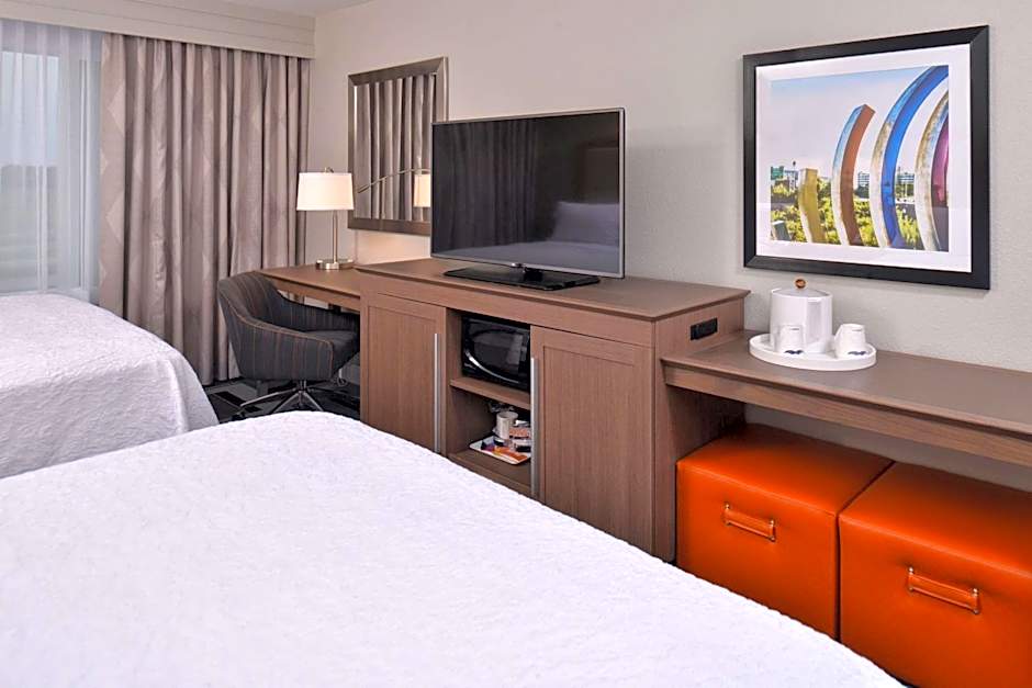 Hampton Inn By Hilton & Suites Ames, IA