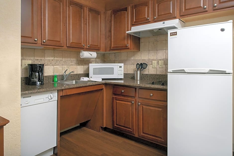 Staybridge Suites North Brunswick By IHG