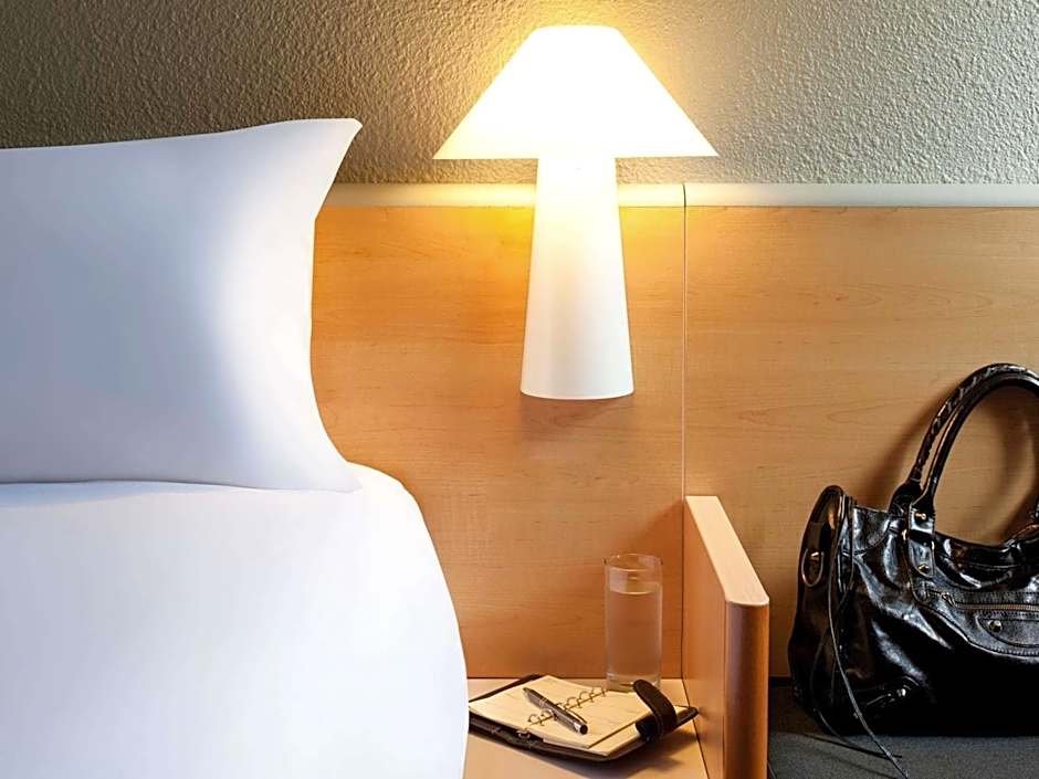 ibis Pau Lescar
