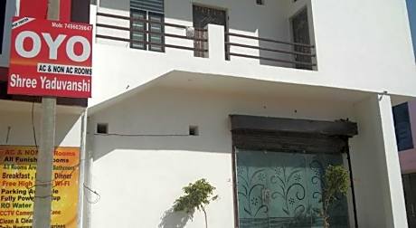 OYO 700124 Shri Yadhavanshi