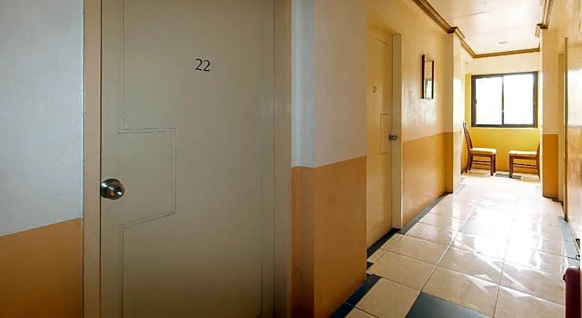 RedDoorz @ Tondaligan Beach Hotel