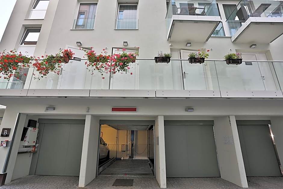 James Hotel & Apartments