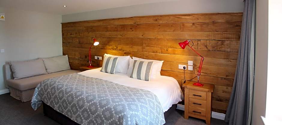 Photo 1 of 4 of Superior 1 King Bed
