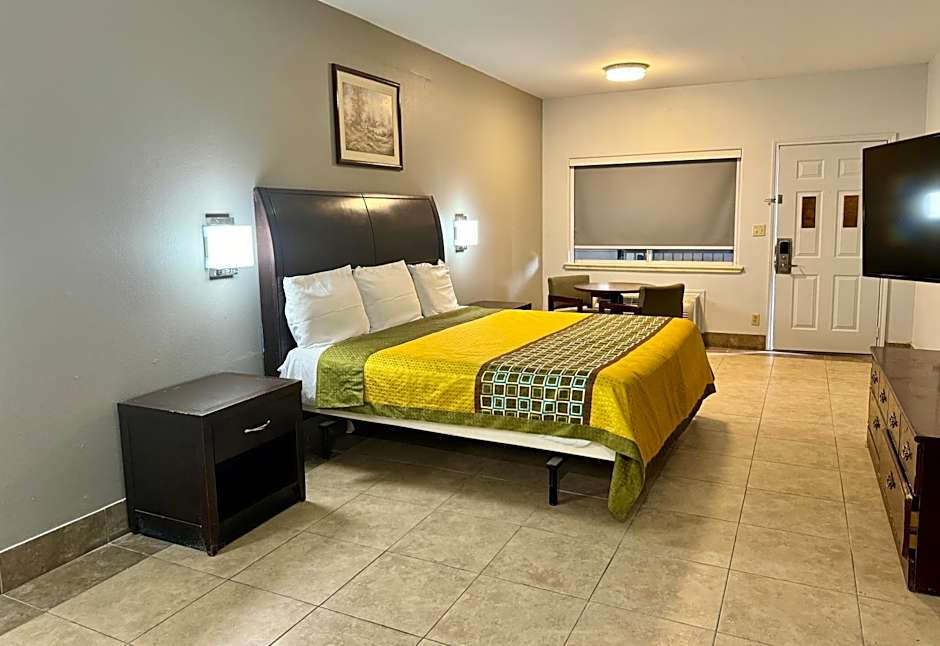 Texas Inn and Suites City Center at University Dr.