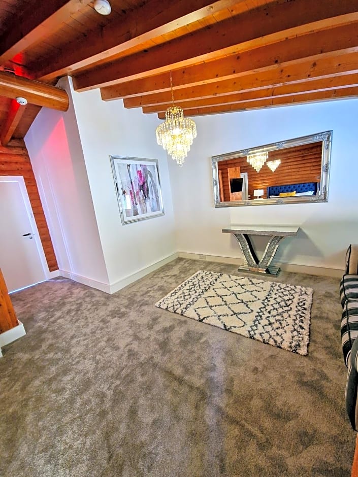 Kaoglen Apollo-Hot tub-Cairngorms-Pet friendly