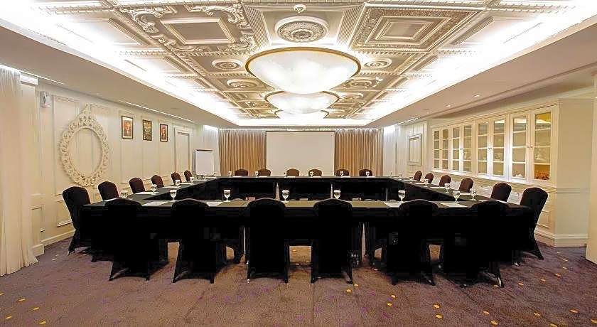 THE 1O1 Bali Fontana Seminyak