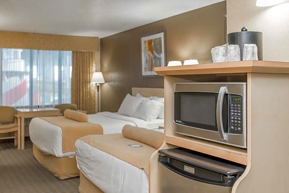 Seven Oaks Hotel Regina