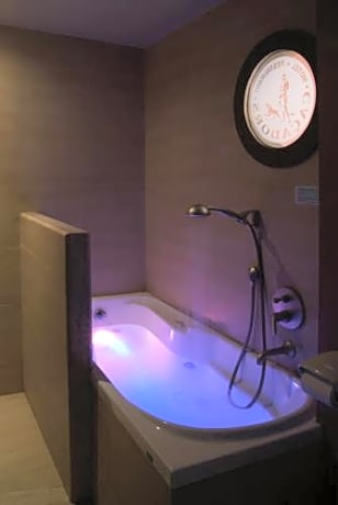 Superior Double Room with Spa Bath - Not Pet Friendly