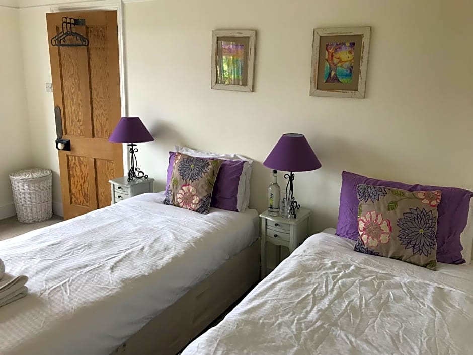 Rie's Retreat - The Emerald room