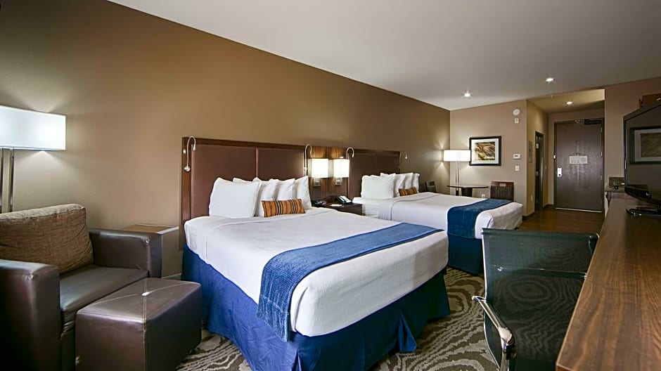 Best Western Plus Williston Hotel & Suites