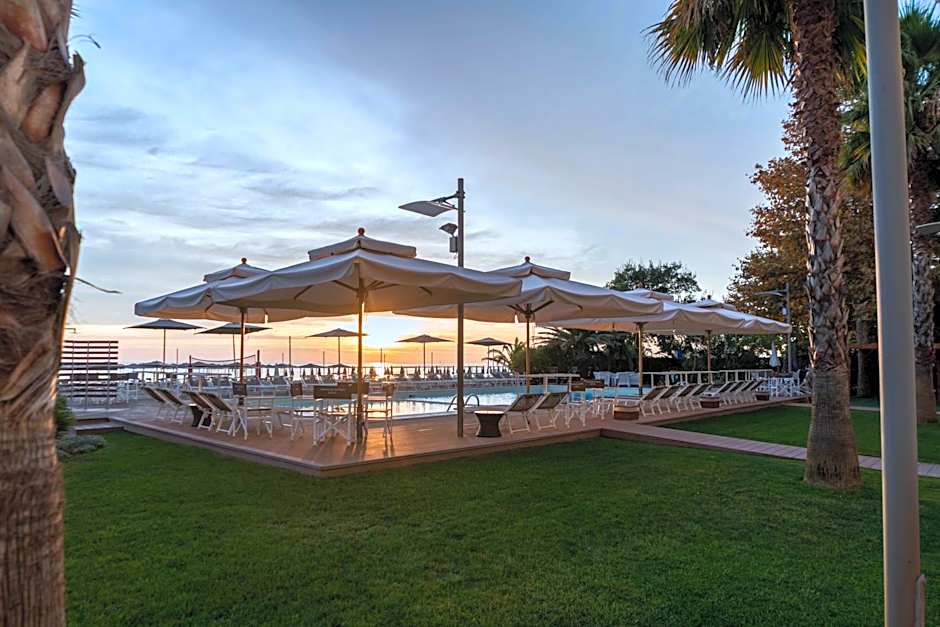 Abruzzo Marina Hotel - Family & Beach Resort