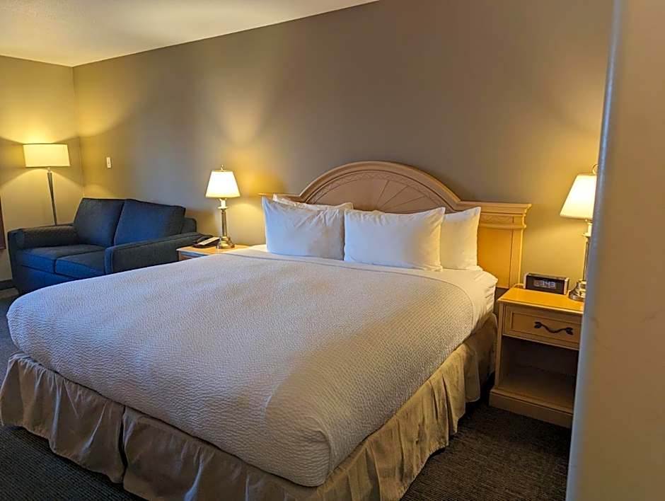 Nomad Hotel & Suites