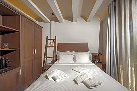 Deluxe Double Room with Garden View