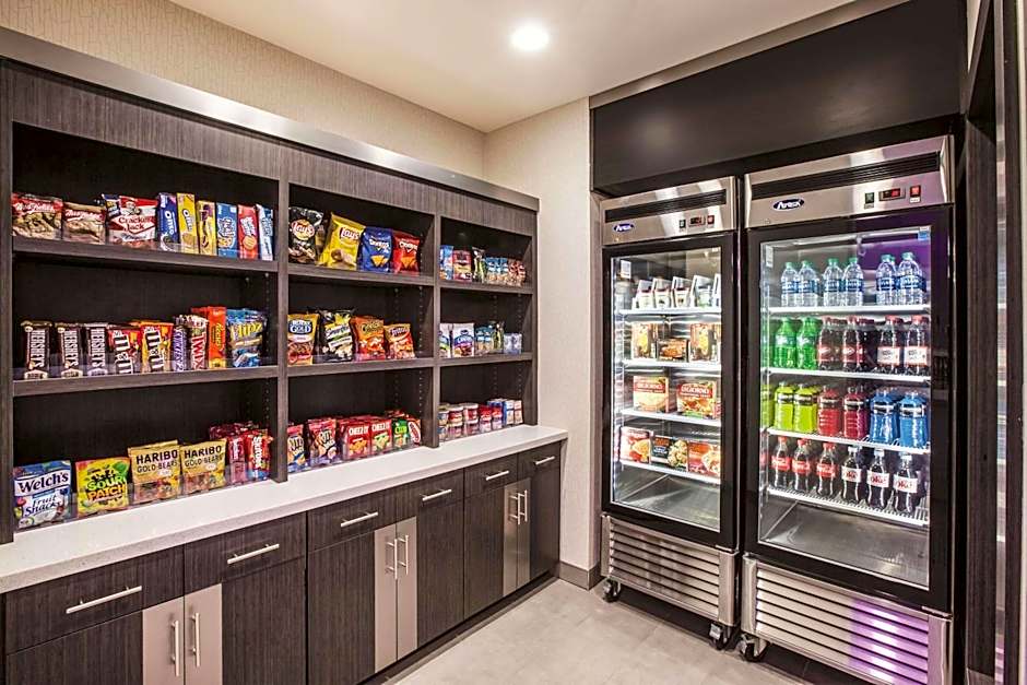 La Quinta Inn & Suites by Wyndham Lubbock South