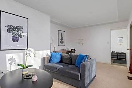 Lovely 2BR Home in Foster Ave