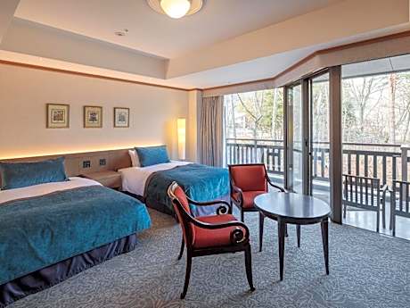 Standard Twin Room with Balcony