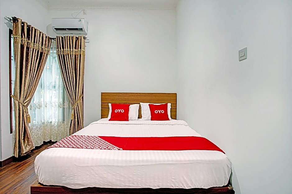 OYO 92990 Nena Kostel Syariah