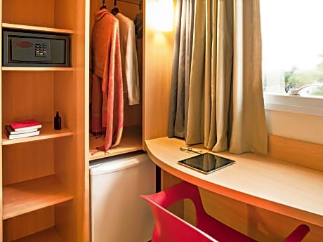 Standard Room with double bed