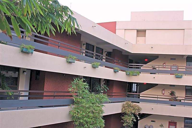 Hafersons Inn Hotel & Suites