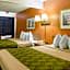 Econo Lodge University