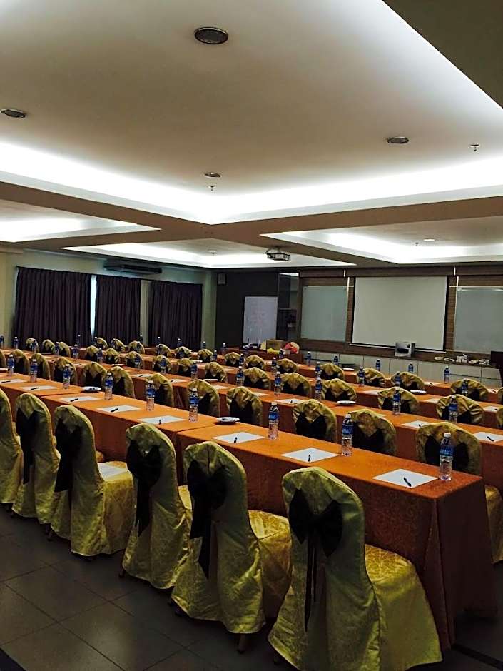 Grand Court Hotel