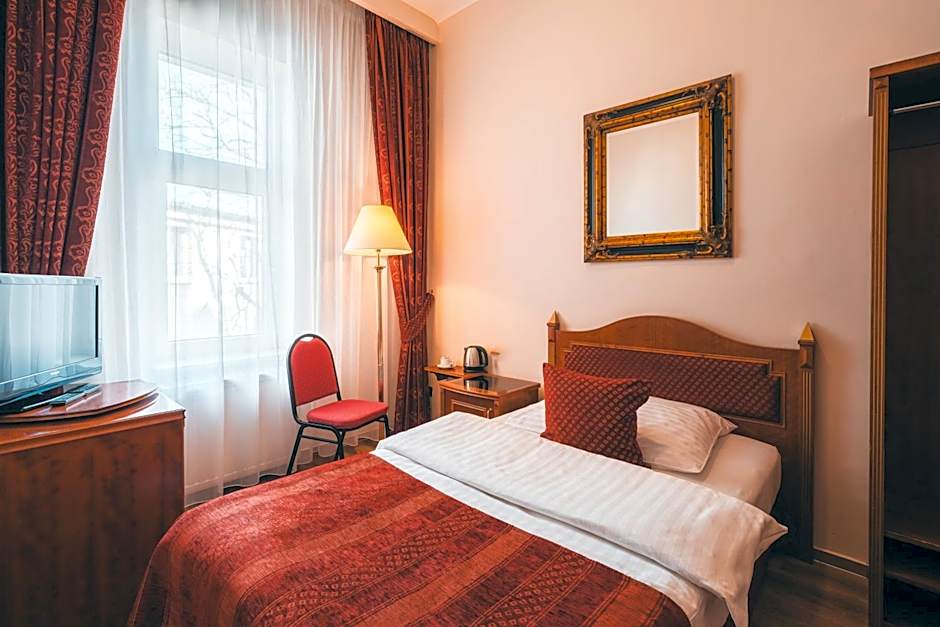 Ariston & Ariston Patio Hotel