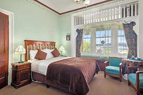 Queen Room with Garden and River View