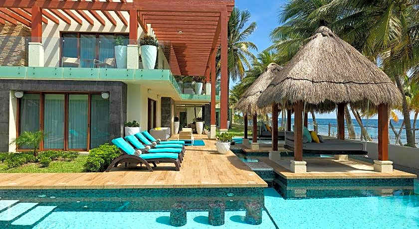 Azul Villa Esmeralda, by Karisma