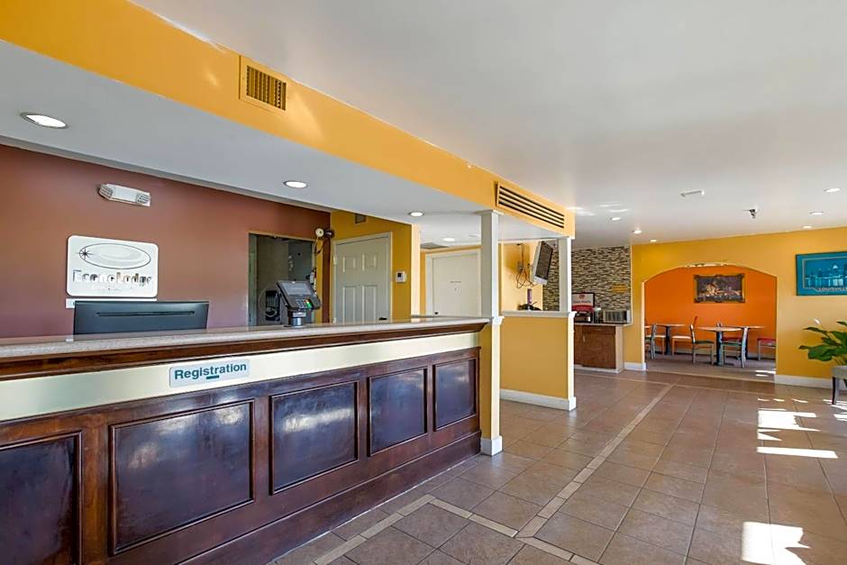 Econo Lodge Inn & Suites Brooks - Louisville South