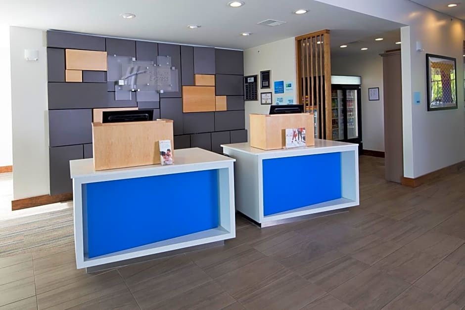 Holiday Inn Express Hotel & Suites Bay City By IHG