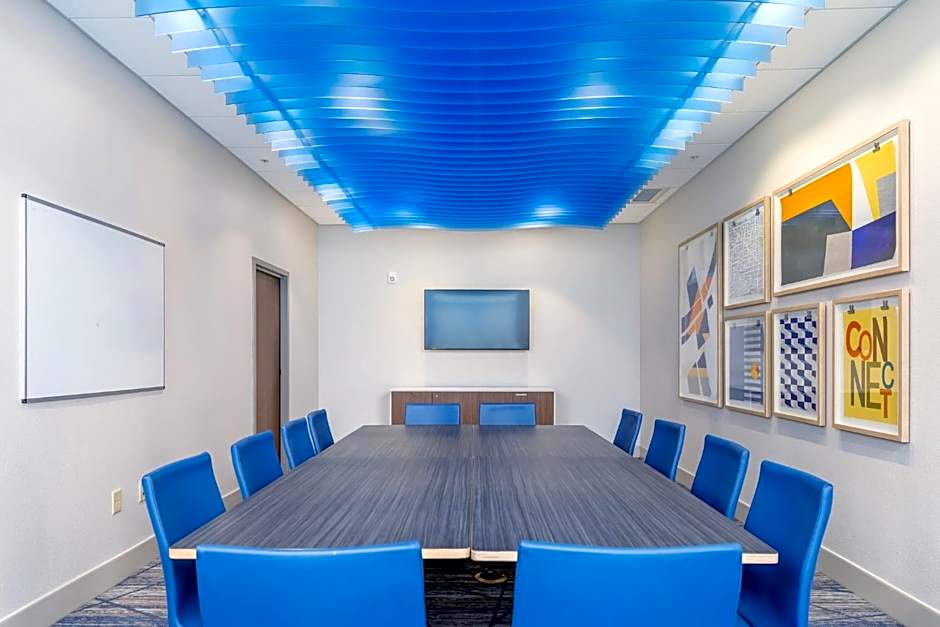 Holiday Inn Express and Suites Medford By IHG
