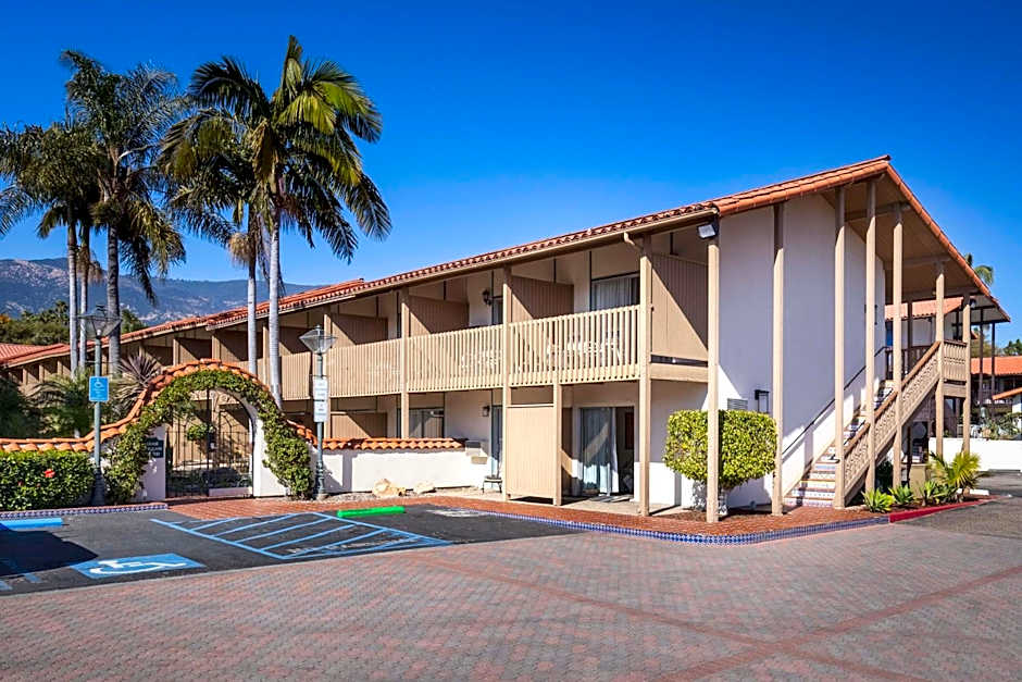 Best Western Plus Pepper Tree Inn