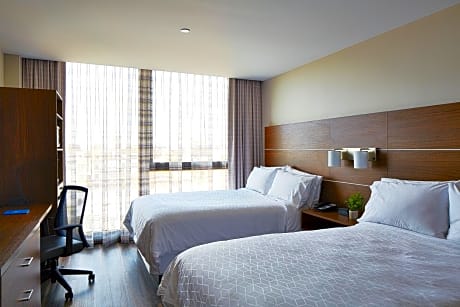 Double Room with Two Double Beds - Hearing Accessible - Roll in Shower