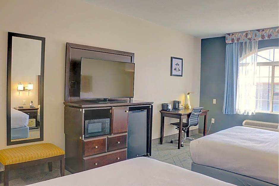 Quality Inn & Suites Roswell North