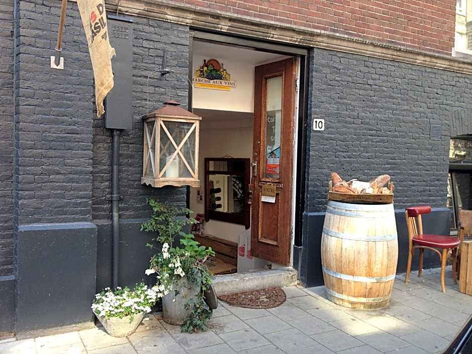 Nine-T-Teen Bed and Boutique