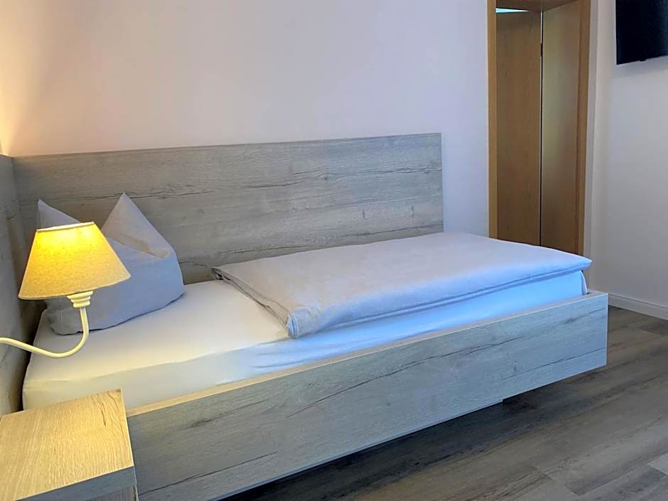 Hotel & Restaurant Kronenhof am Weser-Radweg