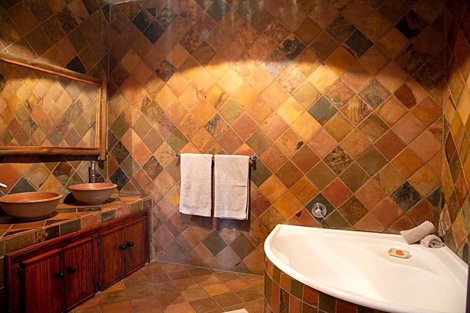 Sondela Nature Reserve & Spa Makhato Lodges