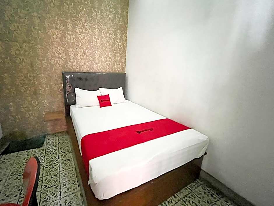 RedDoorz Syariah Near Alun-Alun Tulungagung