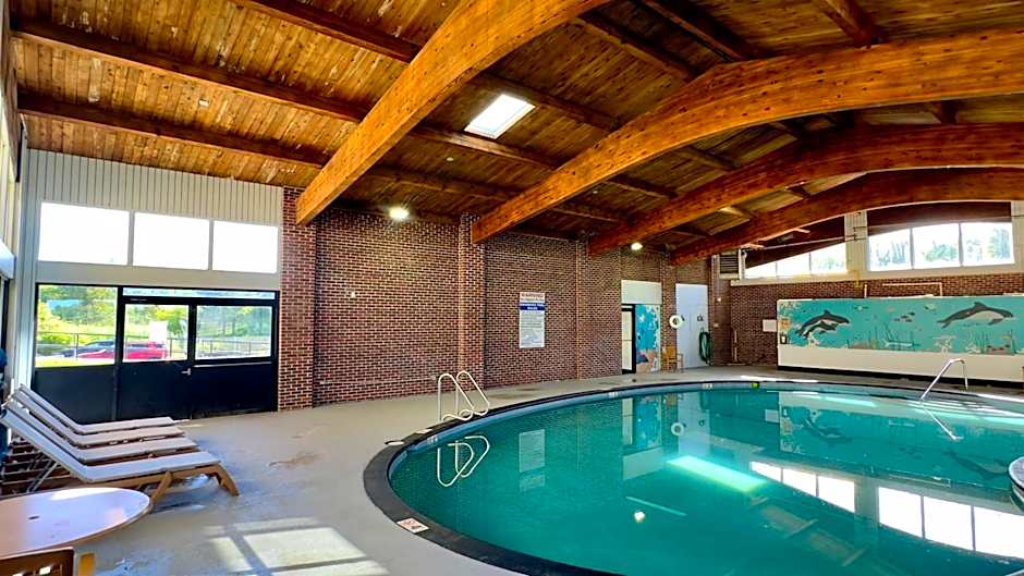 Riverview Inn & Suites