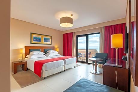 Senior Suite with Sea View (4 Adults + 2 Children)