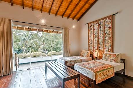 Super Deluxe Room - Early Check-in & Late Check-out (2 Hours) on Availability, Room Upgrade on Availability & 10% Discount on Food & Beverage