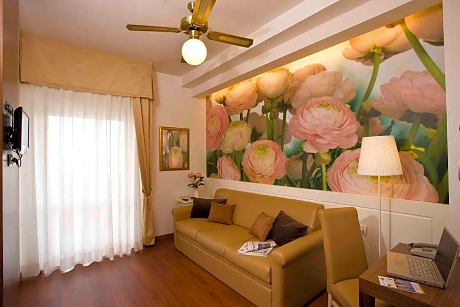 Photo 1 of 4 of Suite
