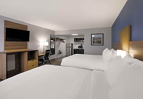 Queen Room with Two Queen Beds Kitchenette - Non-Smoking